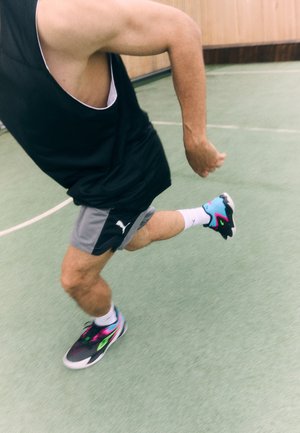 DAGGER - Basketballschuh - black/fluro pink