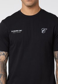 CLOSURE London DOUBLE LOGO SET - Lühikesed püksid - black