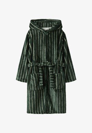 Peignoir à capuche vert foncé avec des rayures blanches verticales, deux poches avant et une ceinture en tissu assortie nouée à la taille.