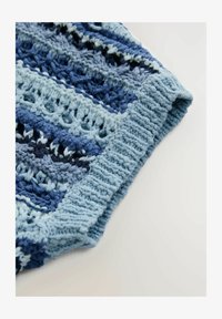 Unselected, chambray blue
