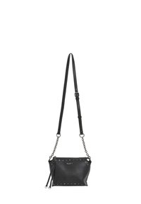 Bolsa preta a tiracolo com alça de couro ajustável, detalhes em corrente, studs prateados, fecho com zíper e pequeno logótipo da marca na frente.
