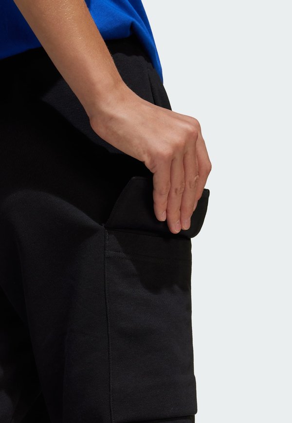 ESSENTIALS CARGO KIDS - Outdoor shorts2