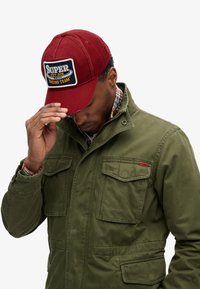 Superdry & Co GRAPHIC  TRUCKER - Gorra - red