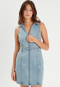 Cache Cache Vestito di jeans - denim bleach