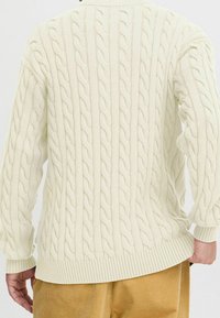 Solid Sweter