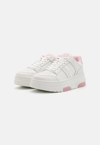 Tommy Jeans THE BROOKLYN FLATFORM - Sneakers low - misty pink