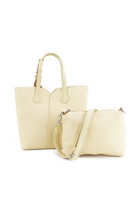 Beige textuur tote bag met twee handvatten en een afneembare schoudertas, met glanzende leren details en een ritssluiting.