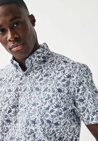 Next OXFORD FIT SHORT SLEEVE REGULAR FIT - Pluus - white blue floral