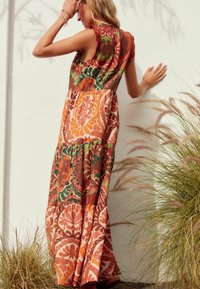 Next TIERED SUMMER - REGULAR FIT - Maxikjoler - red