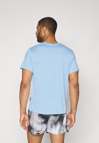 Thumbnail Image 3