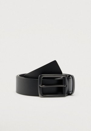 Ceinture en cuir noir à texture lisse, avec une boucle rectangulaire en métal et un design élégant et minimaliste.