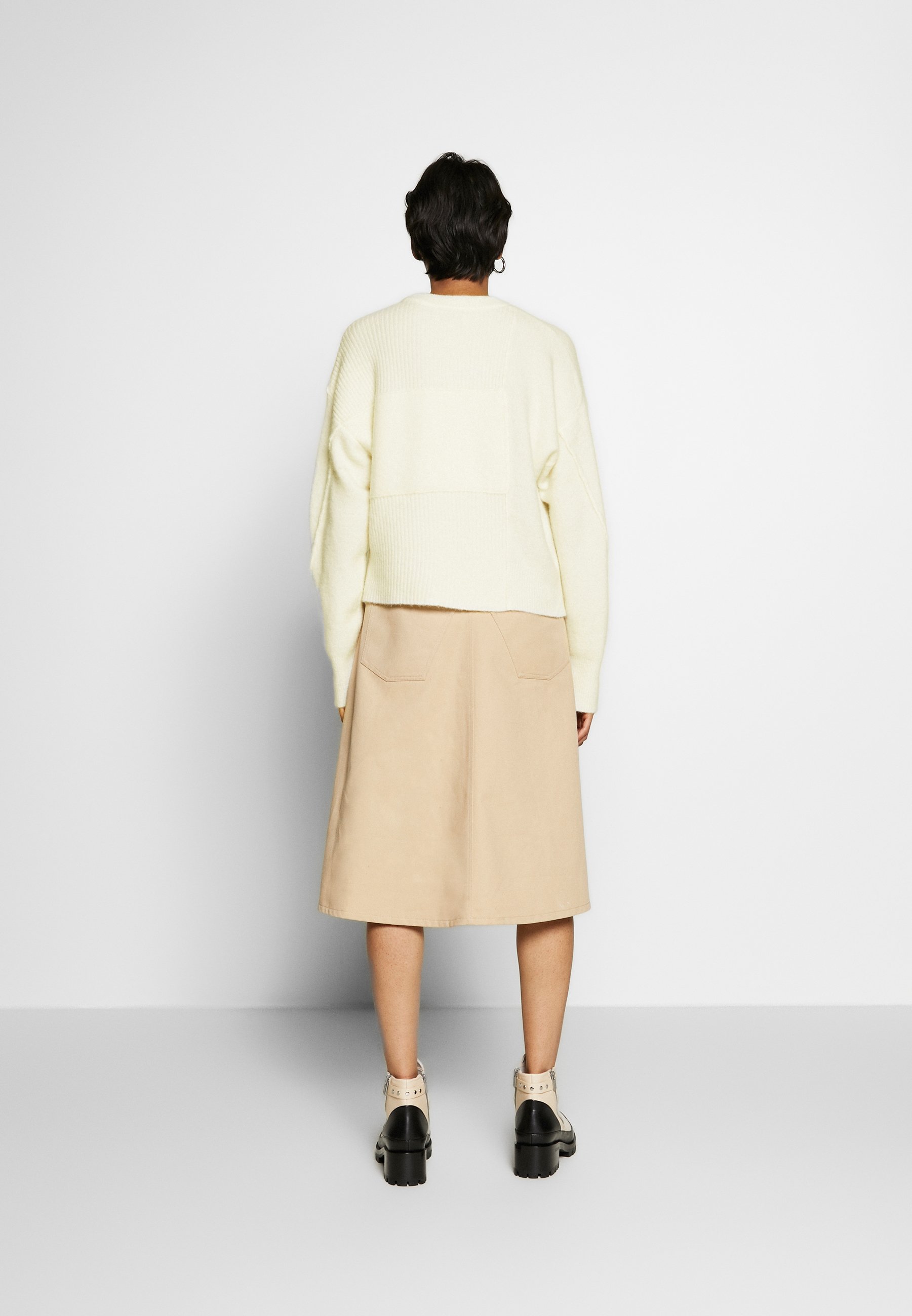3.1 Phillip Lim LOFTY BASKET PULLOVER Strikkegenser 3.1 Phillip Lim ODITA MINI MODERN LATTICE BUCKET Håndveske