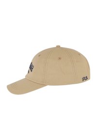 Cappellino da baseball beige con visiera curvata, dettagli cuciti e testo ricamato in blu. Presenta una fascia regolabile sul retro.