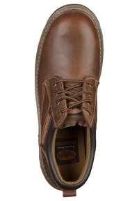 Chaussure en cuir marron avec lacets, bout rond, collier rembourré et doublure beige. Dotée d'une semelle en caoutchouc texturé pour une meilleure adhérence et durabilité.