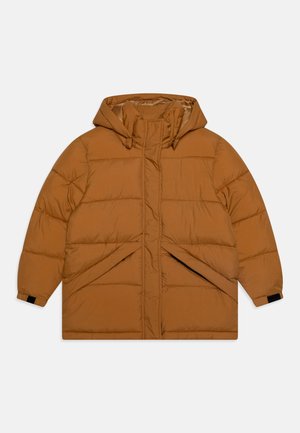 Giacca imbottita marrone con cappuccio, caratterizzata da una finitura testurizzata, chiusura frontale con zip, due tasche laterali e polsini regolabili.