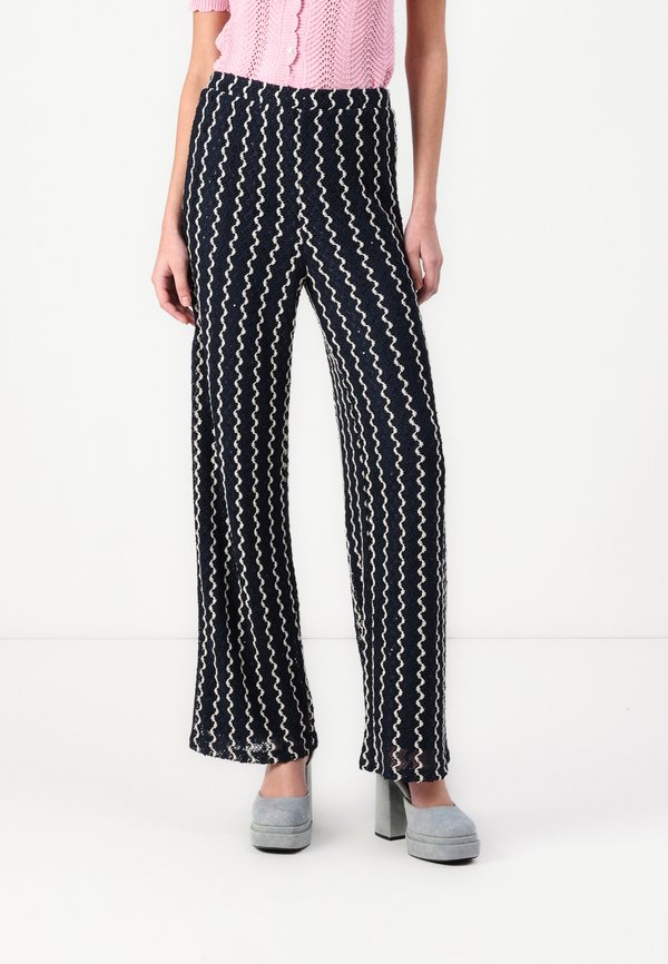 VIELLEN WIDE FIT PANTS - Stoffhose