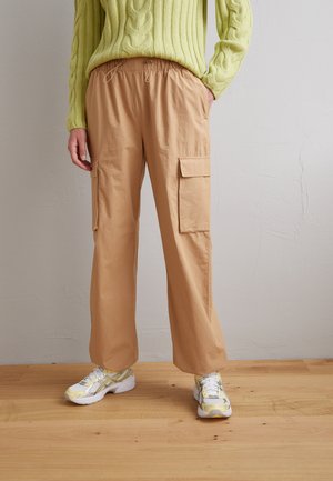 b.young BYDEMETE - Kapsáče - tiger's eye