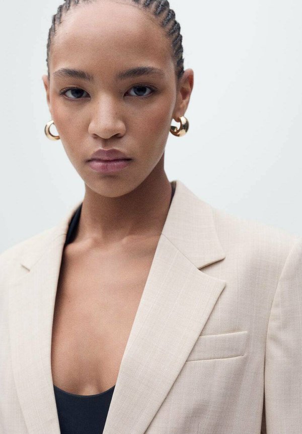 LOU - Blazer - nude3