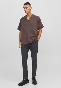 Jack & Jones JPSTMARCO JJFURY ANA - Chino - black