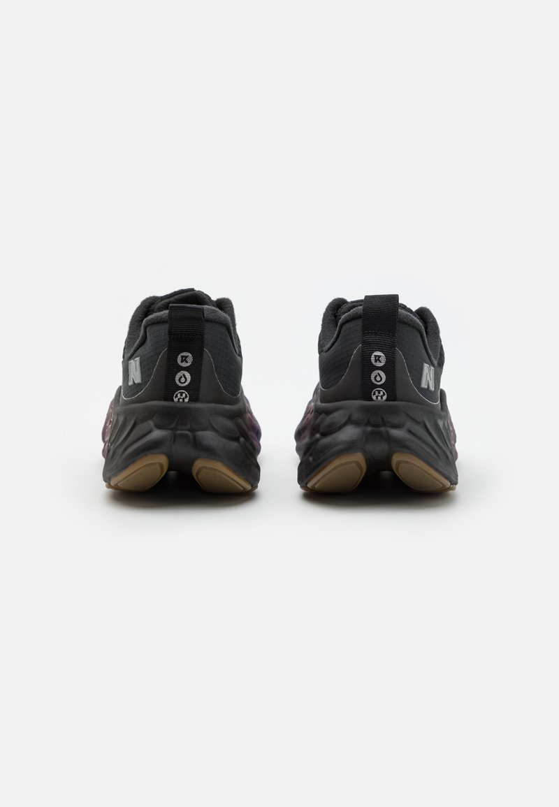 New Balance FRESH FOAM X MORE V4 - Laufschuh Neutral - black 