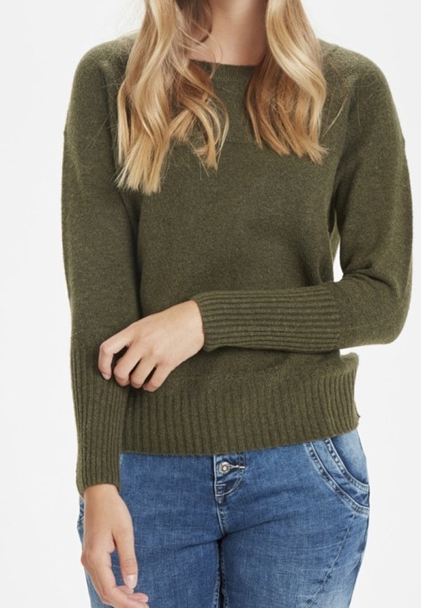 Cream Sweter