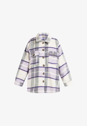 Koszula-kurtka w kratkę w odcieniach bieli, szarości i lawendy, wykonana z miękkiego, teksturowanego materiału, z dwiema kieszeniami na piersi i zapięciem na guziki.