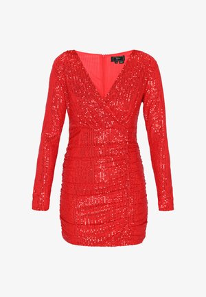Rode pailletten jurk met een v-halslijn, lange mouwen en een gerimpelde textuur, met een ritssluiting aan de achterkant en een glanzend oppervlak.