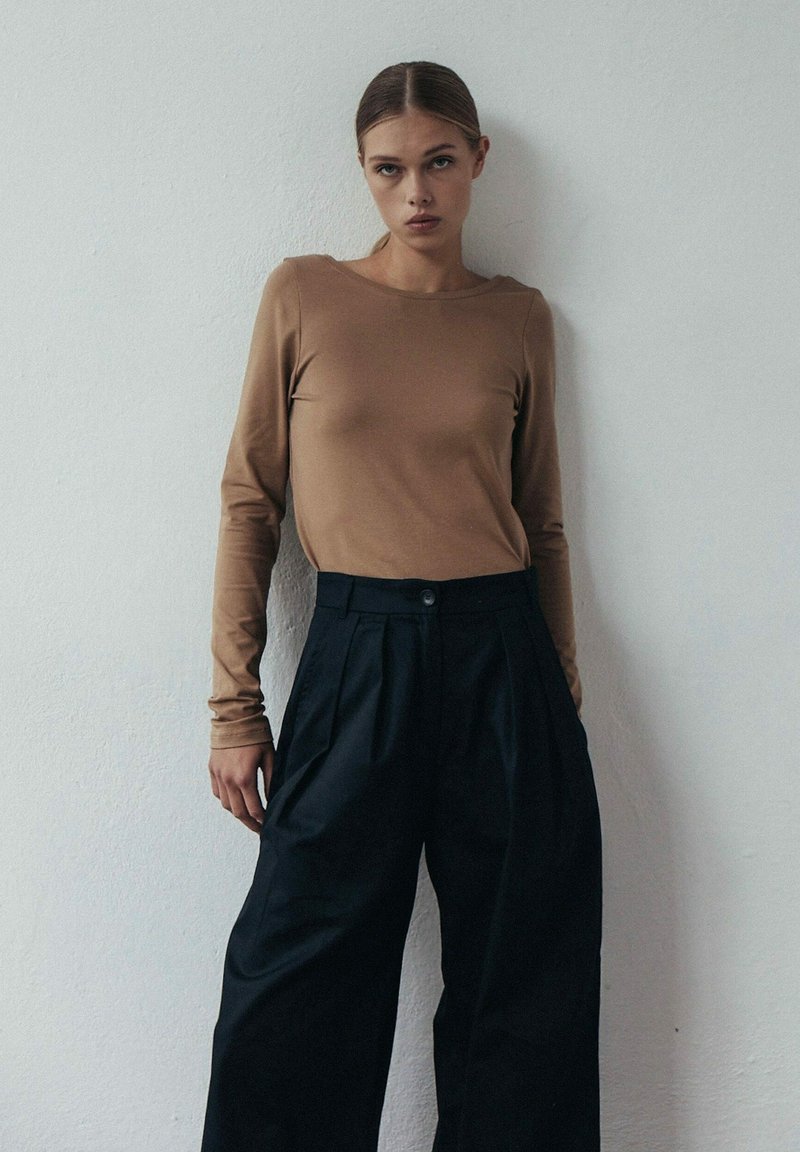 MUUV.APPAREL - Bluzka z długim rękawem