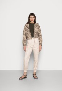 ONLY ONLEMMA - Camisola - forest night