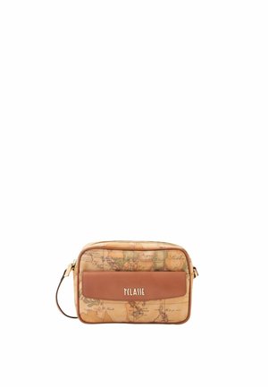 Piccola borsa a tracolla rettangolare con stampa vintage di una mappa e tasca frontale in pelle marrone con scritta "TCLASSE".