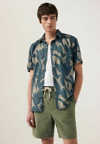 Next SHORT SLEEVE -  REGULAR FIT - Camicia - neutral brown navy blue floral