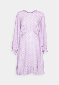 Vestido de bolinhas lilás com mangas bufantes longas, cintura franzida e barra rodada. Feito de um tecido suave com um brilho sutil.