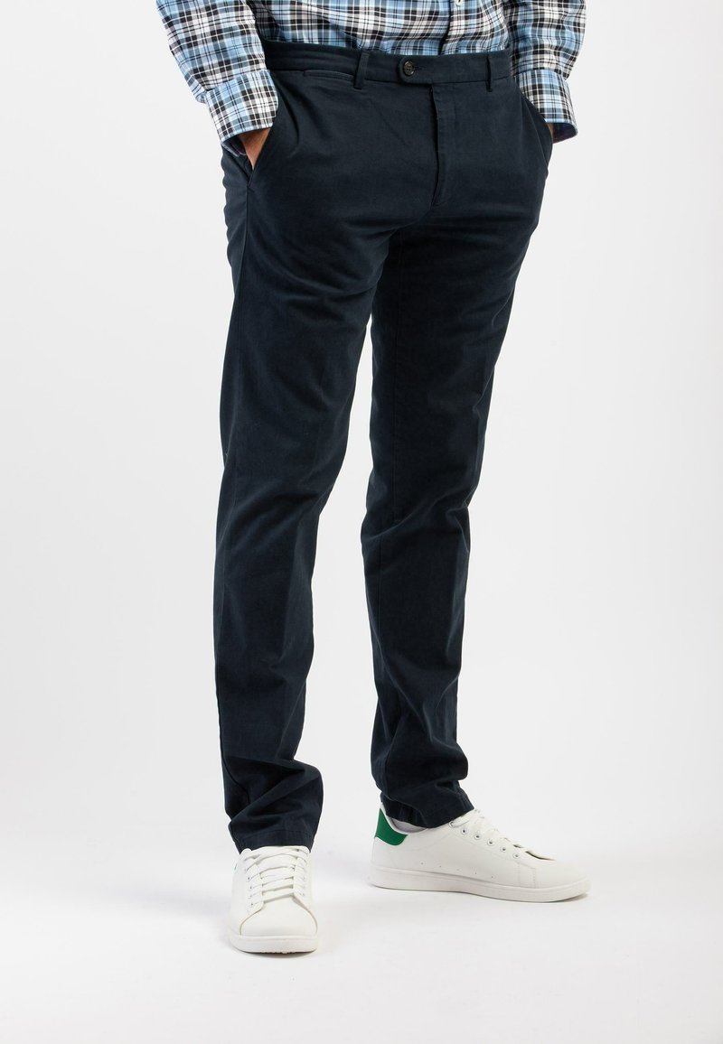 bugatti FUSTAGNO - Pantaloni - blu