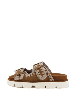 Mules - cognac