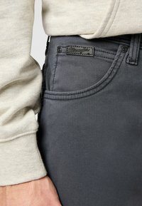 Thumbnail Image 4