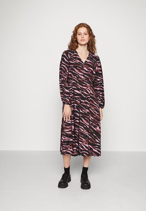 b.young BYIBINE  - Φόρεμα πουκάμισο - orchid haze mix