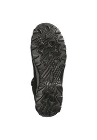 Schwarze Gummisohle mit tiefen, dreieckigen Profilen, strukturierter Oberfläche und unterschiedlichen Mustern für verbesserten Halt und Trittfestigkeit.