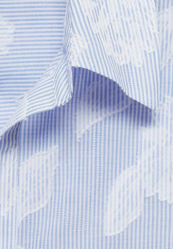 YUNA - Button-down blouse3