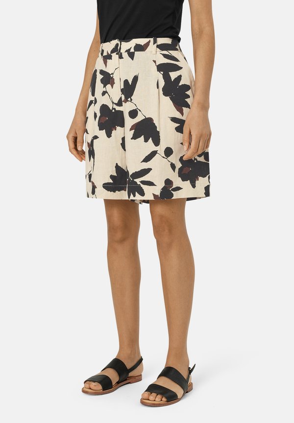 PAULETTA - Shorts - chestnut