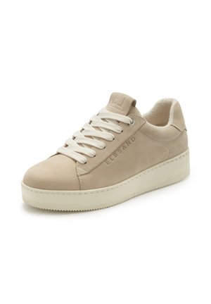 Beige suede sneaker with white laces, thick sole, and "ELBSAND" embossed on the side, angled to show inner side and front.