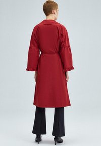 Touché Privé SIDE SLIT  - Klasický kabát - burgundy