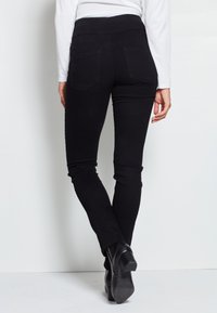 Cellbes of Sweden ELIN - Slim fit -farkut - black denim