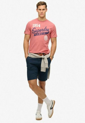 Superdry & Co ARCHIVE GRAPHIC - T-Shirt print - mid red grit
