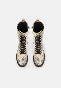 ZIGN Wide Fit Botas con plataforma - black