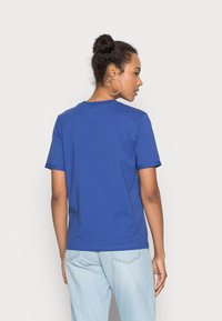 Pieces PCRIA FOLD UP SOLID TEE - T-shirt básica - deep ultramarine