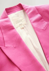 PETITE FIT - TAILORED - Blézer - pink