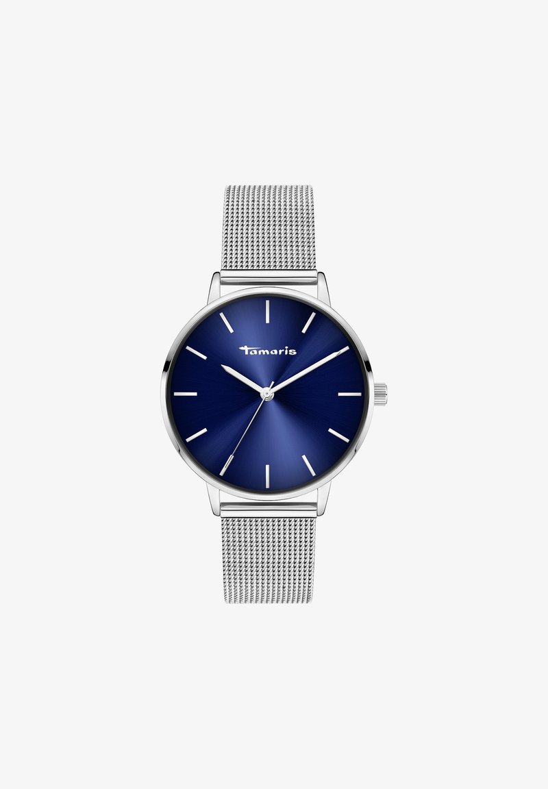 Ronde zilveren klok met een blauwe gradient wijzerplaat, zilveren uurmarkeringen en een mesh roestvrijstalen band. Merkaanduiding "Tamaris" weergegeven.