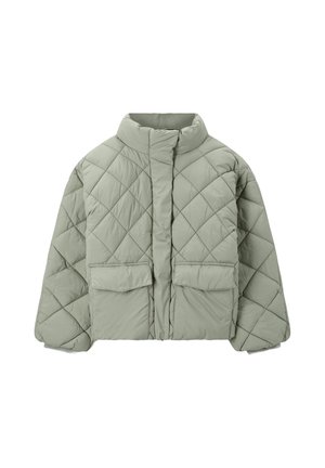 Veste matelassée vert clair avec col montant, poches avant à rabat et fermeture éclair cachée par une patte en tissu.