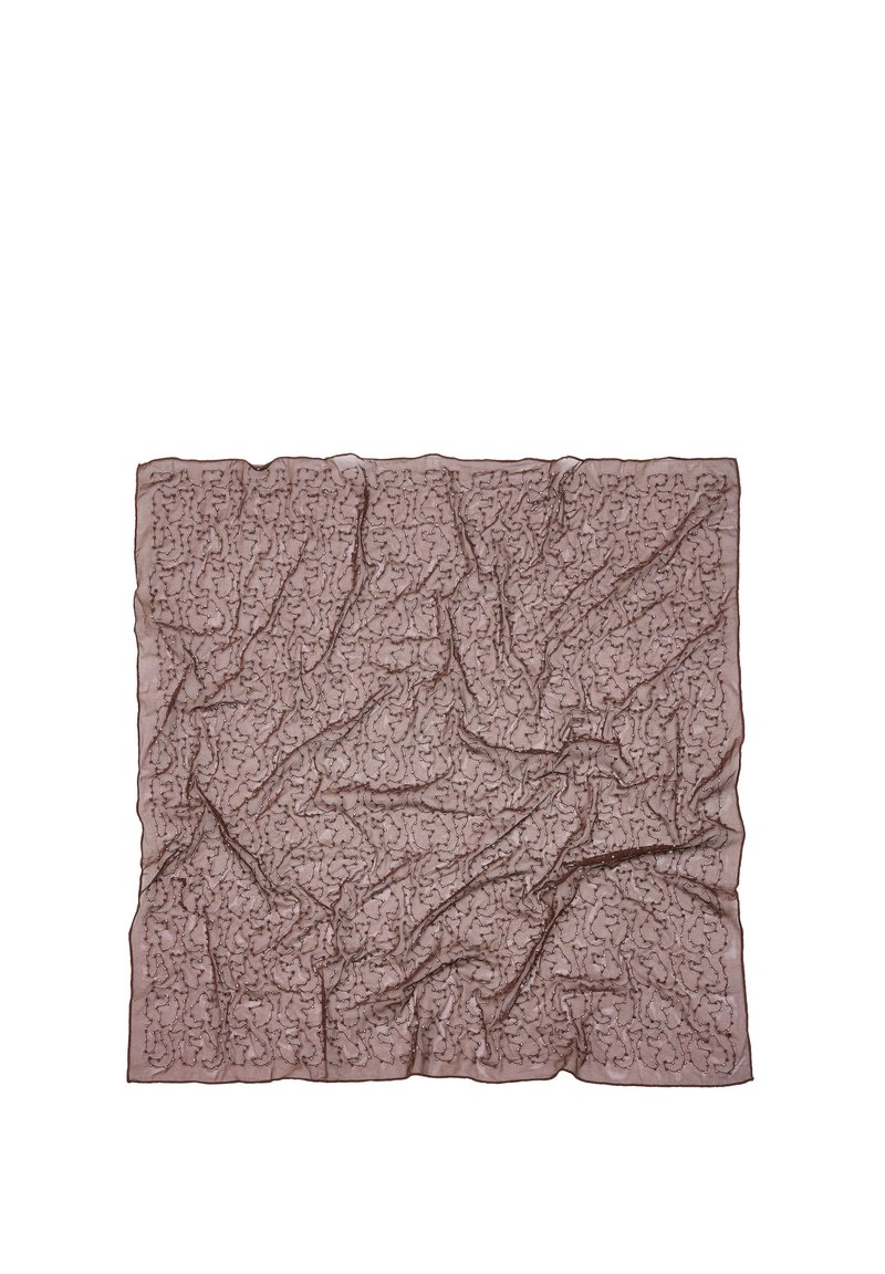 Przezroczysty, brązowy szal o pomarszczonej fakturze i kwiatowym wzorze na całej powierzchni. Lekki, miękki materiał o delikatnym wyglądzie.