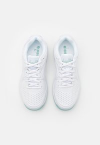 Diadora SMASH 6 - Vairāku kortu tenisa apavi - white/surf spray